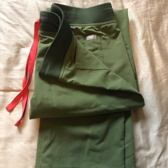 Figs Cecil blue set and olive green bottoms - Picture 2 of 3